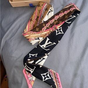 I love this headband